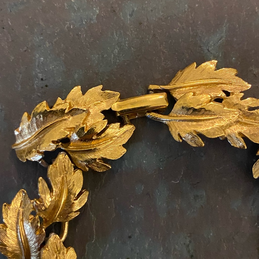Vintage Napier Gold Leaf Necklace - Picture 4 of 6